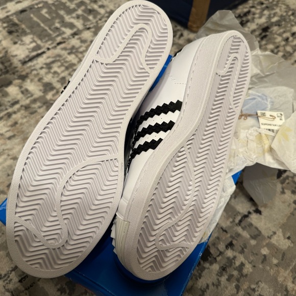 Adidas Superstar - Picture 2 of 3